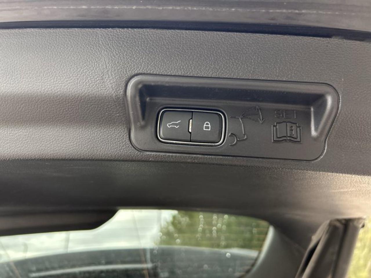 2025 Ford Explorer ST-Line 4WD | 2nd Row Captain Seats | 360 Camera | Remote Start Photo