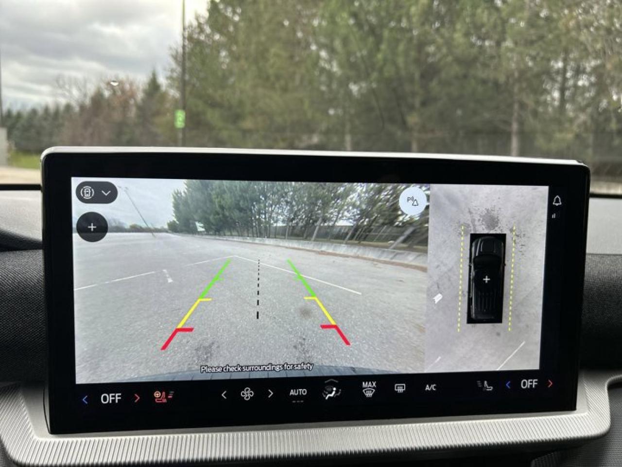 2025 Ford Explorer ST-Line 4WD | 2nd Row Captain Seats | 360 Camera | Remote Start Photo