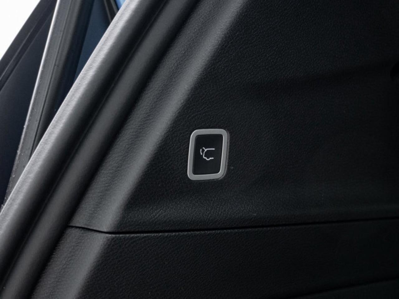 2026 Chrysler Pacifica Select Photo