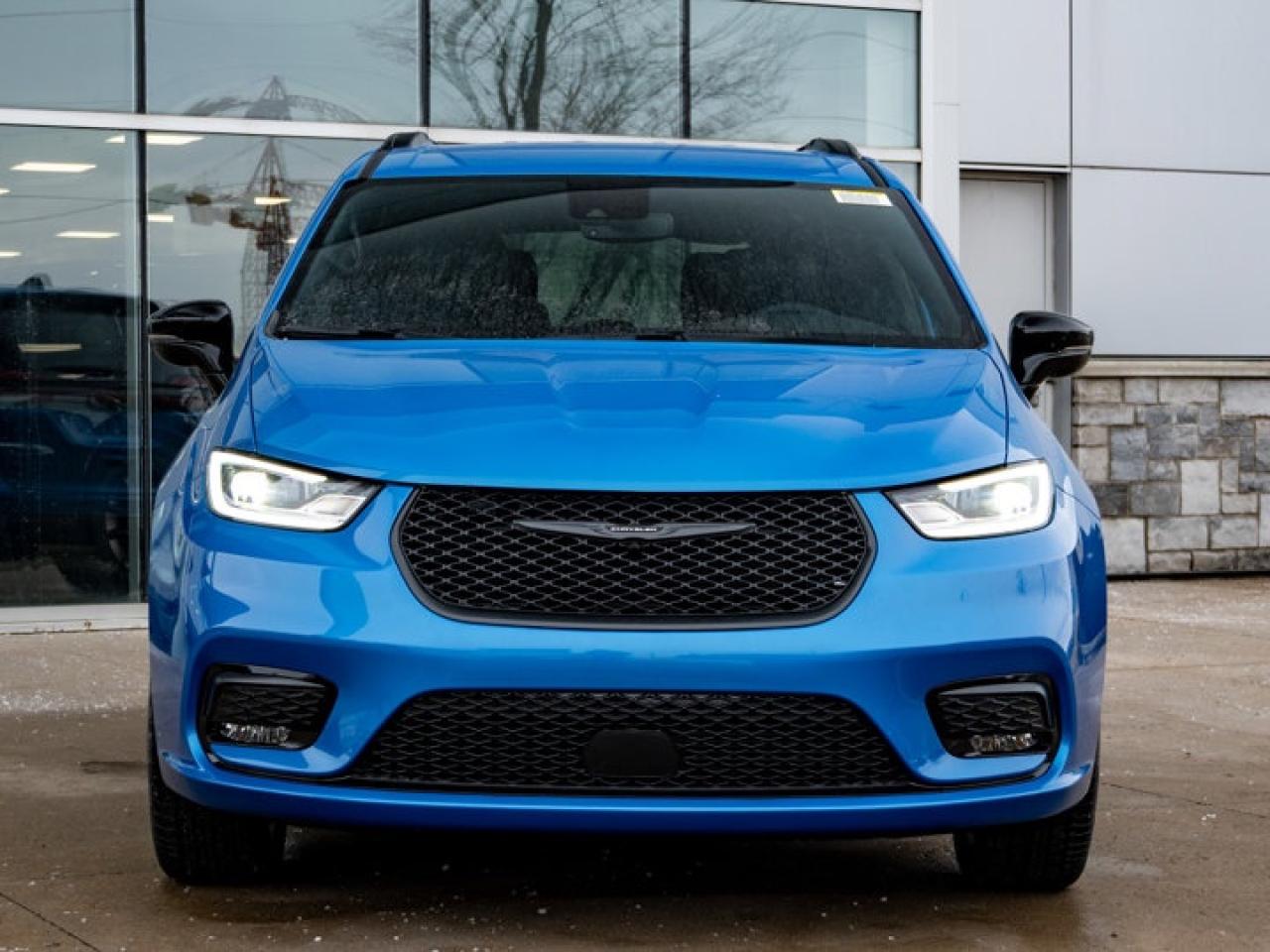 2026 Chrysler Pacifica Select Photo