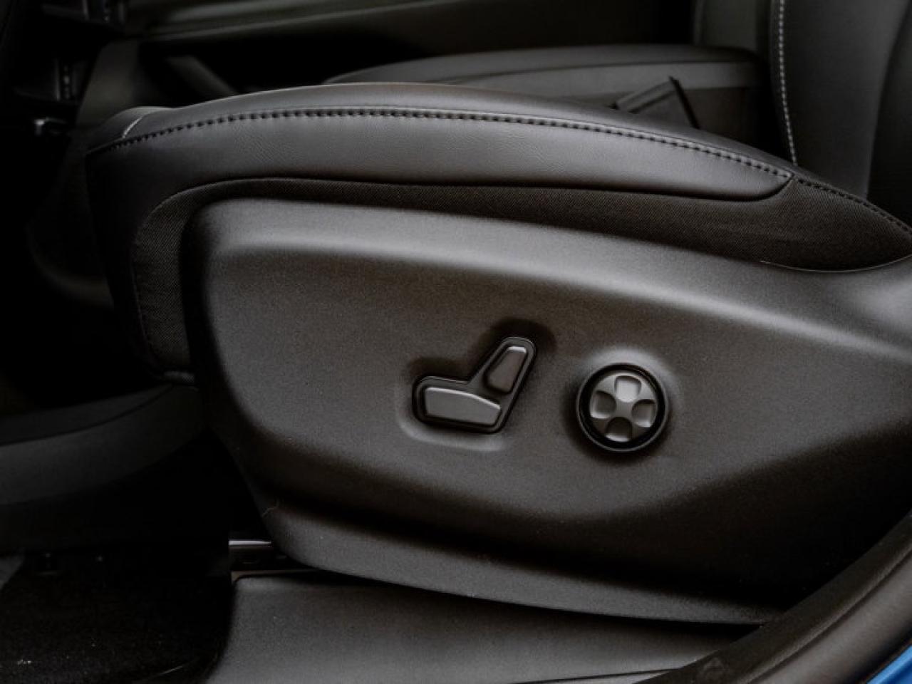 2026 Chrysler Pacifica Select Photo