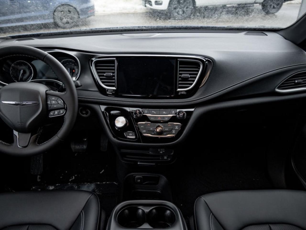 2026 Chrysler Pacifica Select Photo