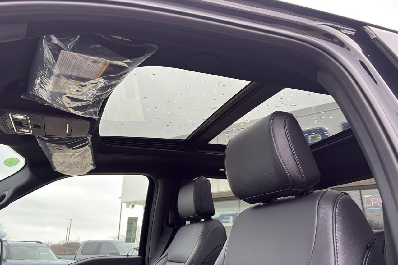 2025 Ford F-150 LARIAT, BLACK APPEARANCE PKG, PANORAMIC ROOF Photo