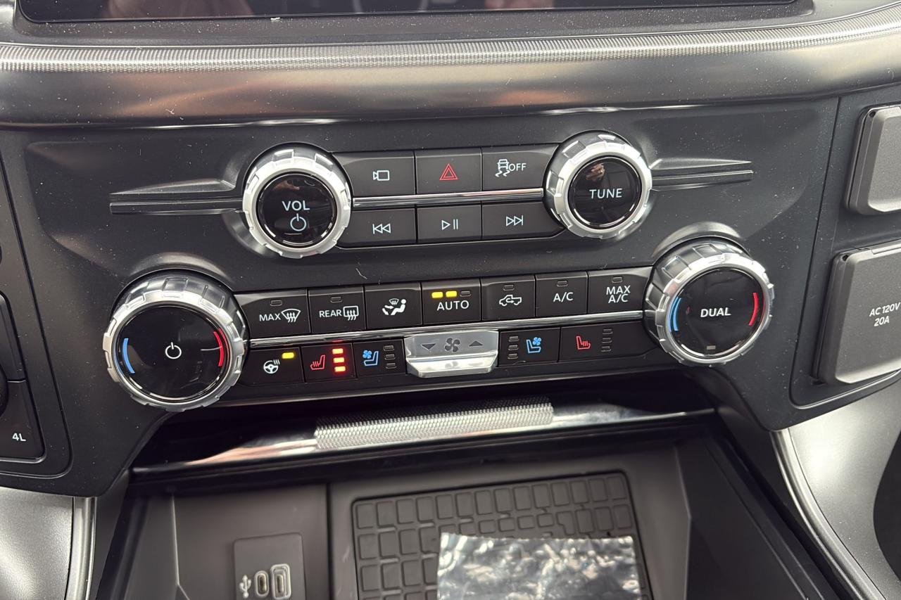 2025 Ford F-150 LARIAT, BLACK APPEARANCE PKG, PANORAMIC ROOF Photo