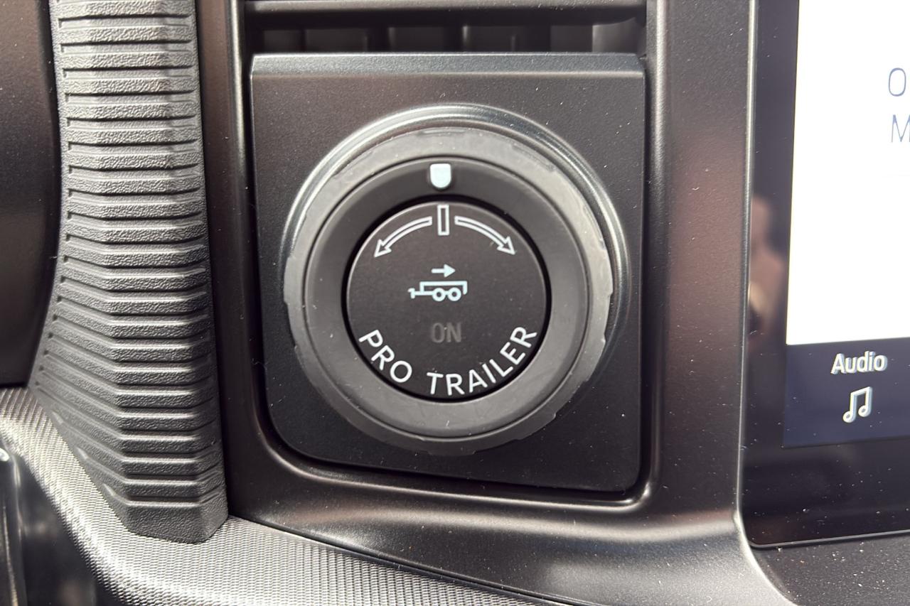 2025 Ford F-150 LARIAT, BLACK APPEARANCE PKG, PANORAMIC ROOF Photo