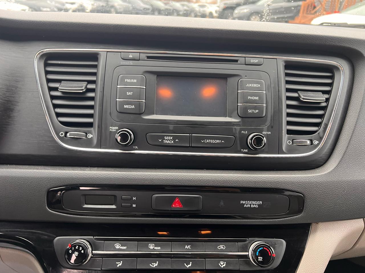 2016 Kia Sedona LX 3.3L V6 Photo