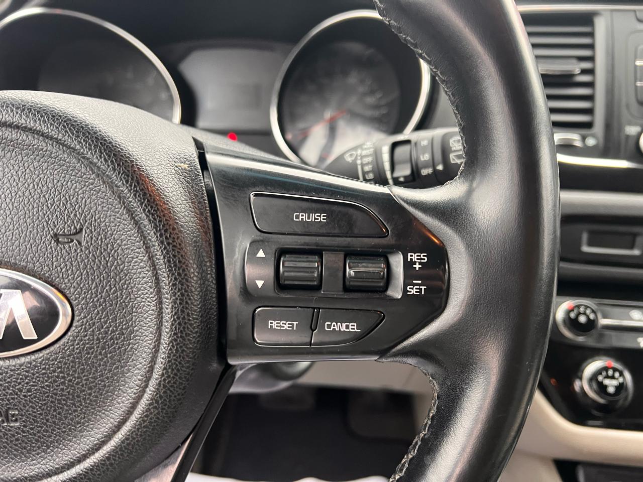 2016 Kia Sedona LX Photo