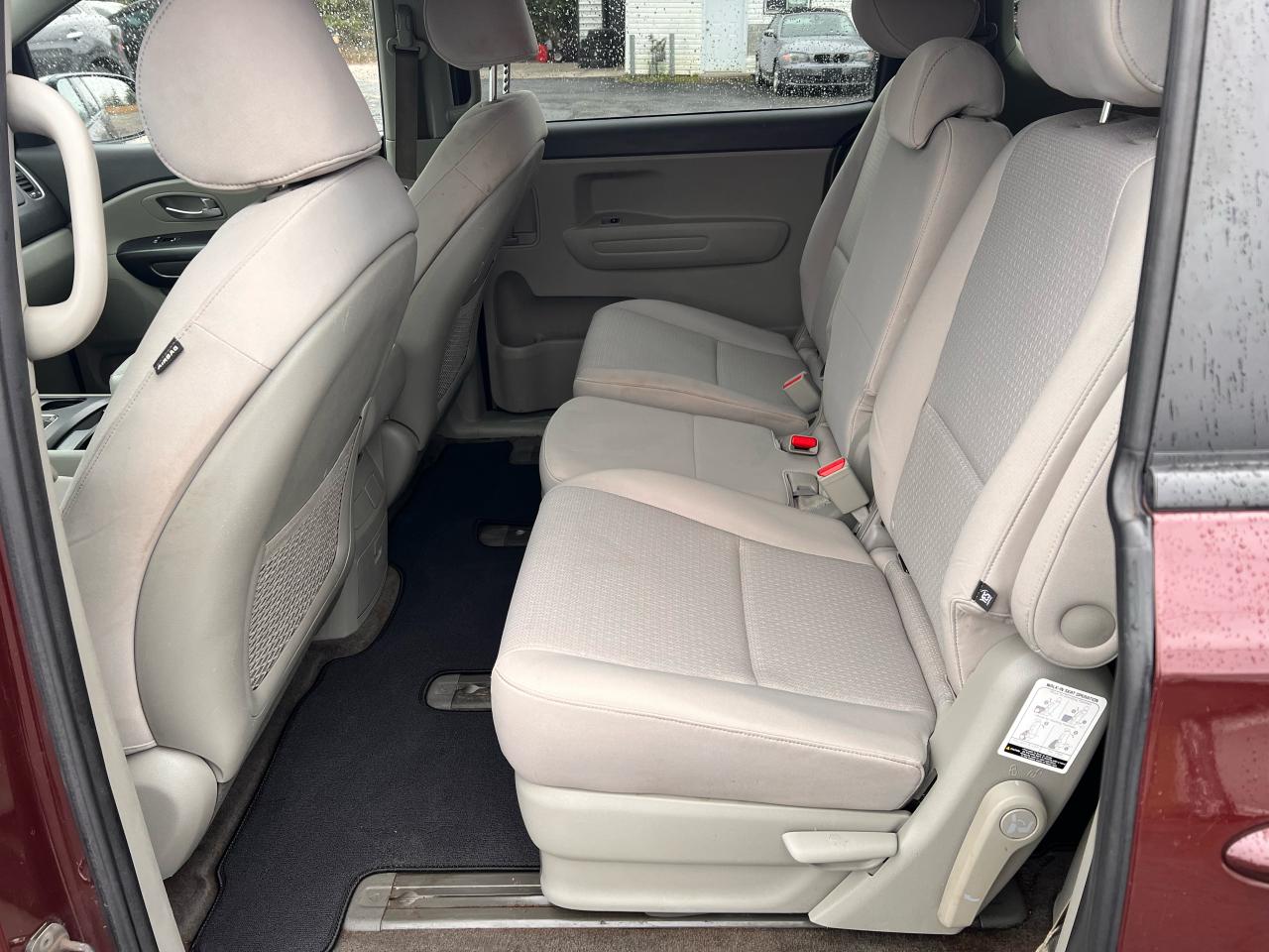 2016 Kia Sedona LX 3.3L V6 Photo