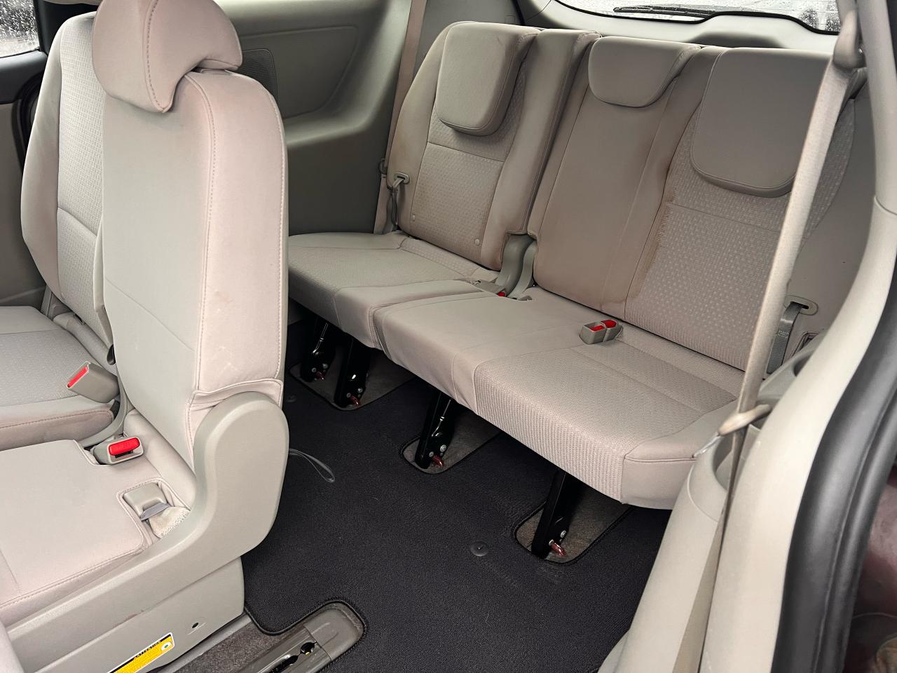 2016 Kia Sedona LX 3.3L V6 Photo