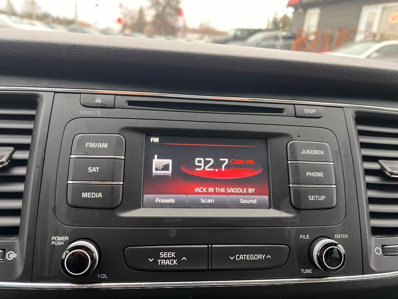 2016 Kia Sedona LX 3.3L V6 Photo