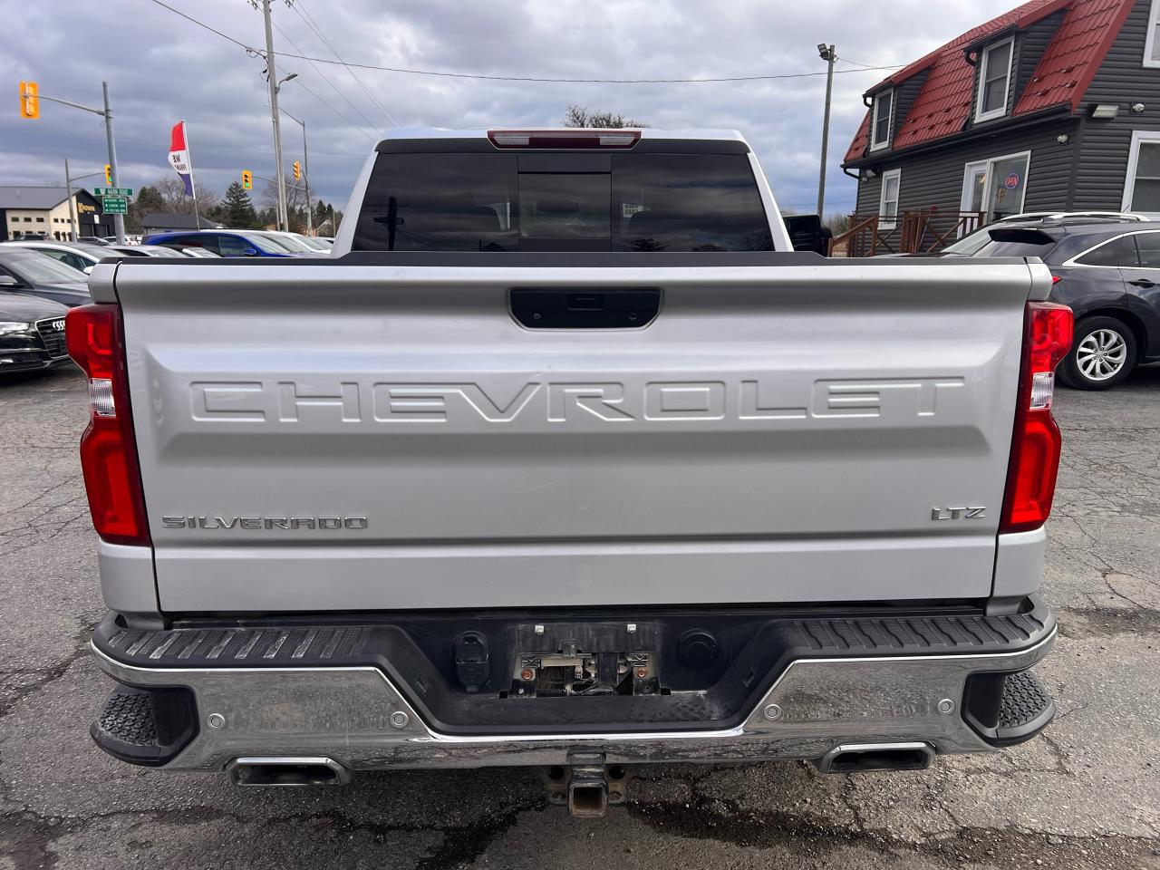 2021 Chevrolet Silverado 1500 LTZ Photo3