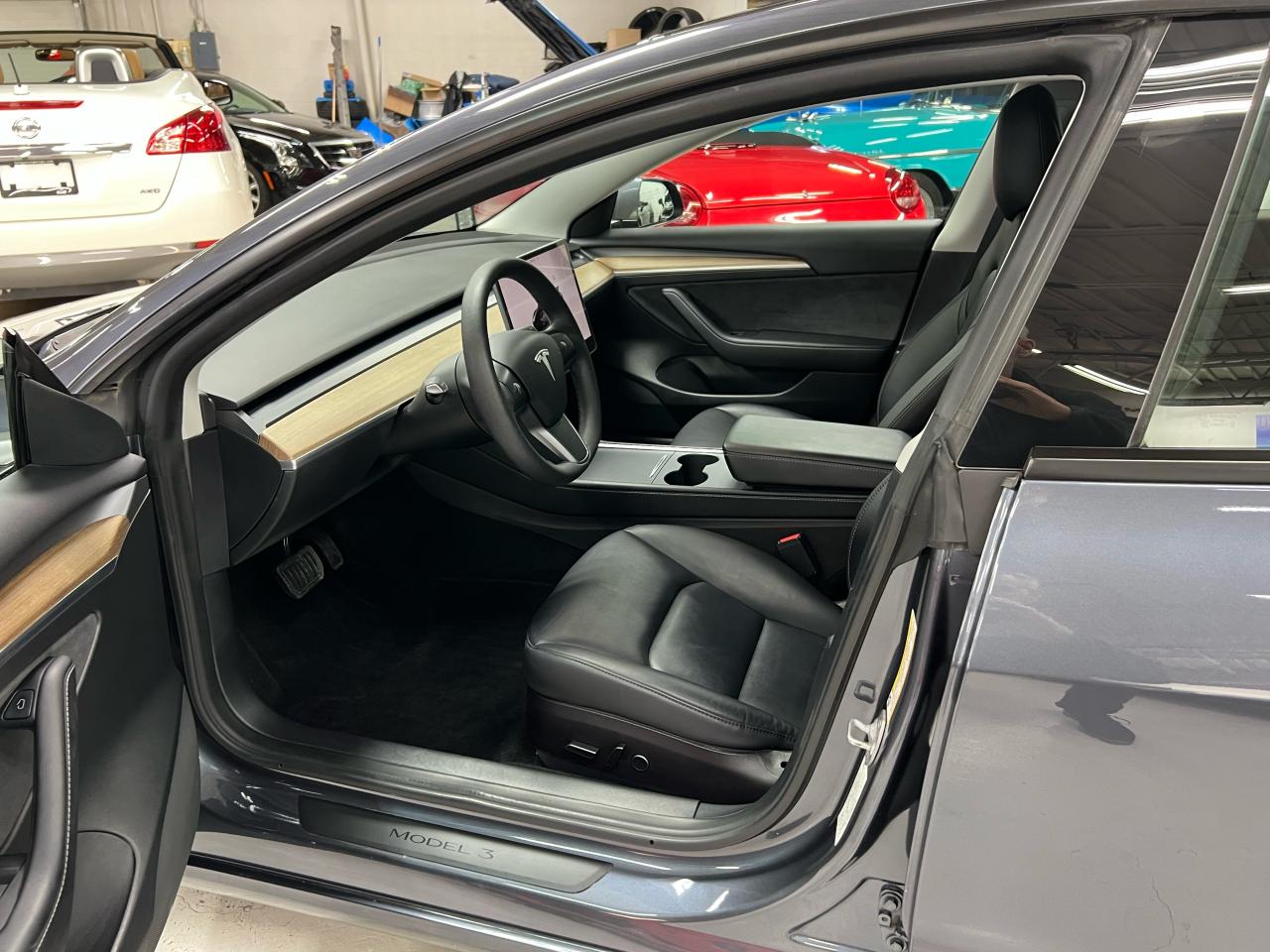 2022 Tesla Model 3 Long Range AWD Photo4