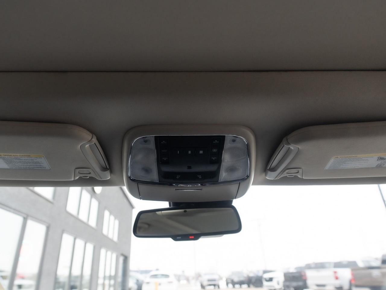 2023 Chrysler 300 300 Touring L AWD Photo10