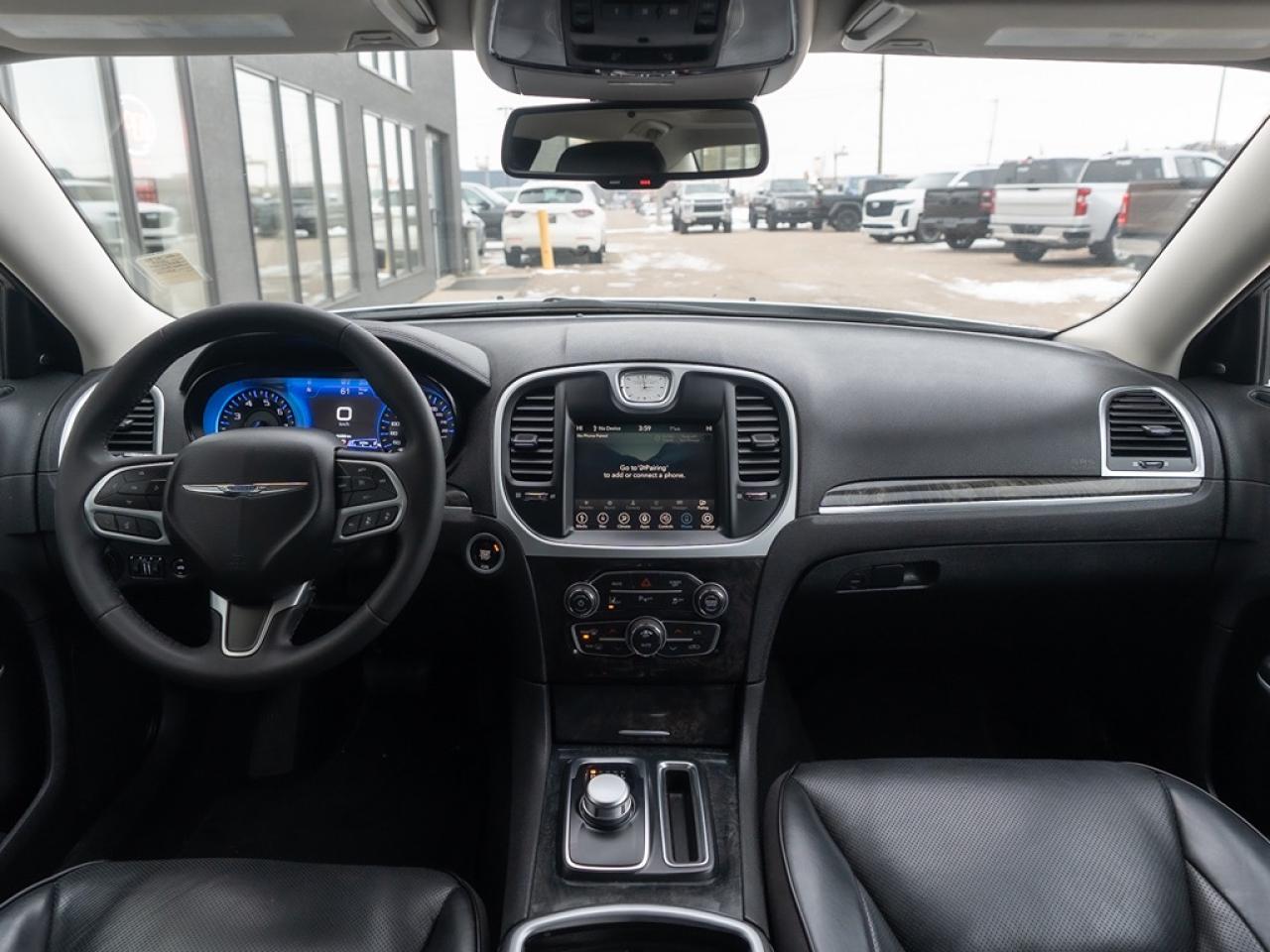 2023 Chrysler 300 300 Touring L AWD Photo7