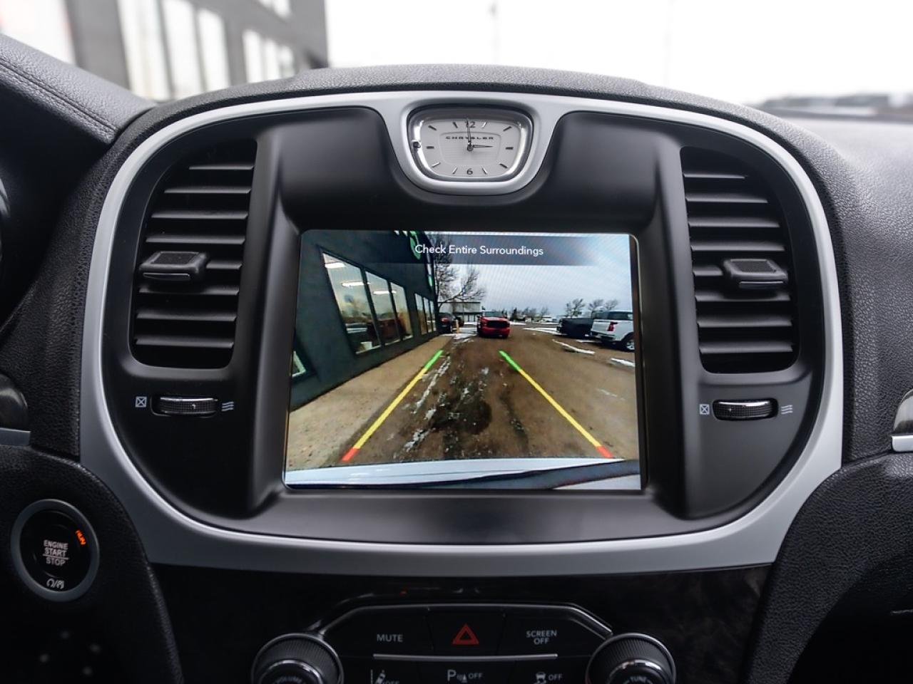 2023 Chrysler 300 300 Touring L AWD Photo15