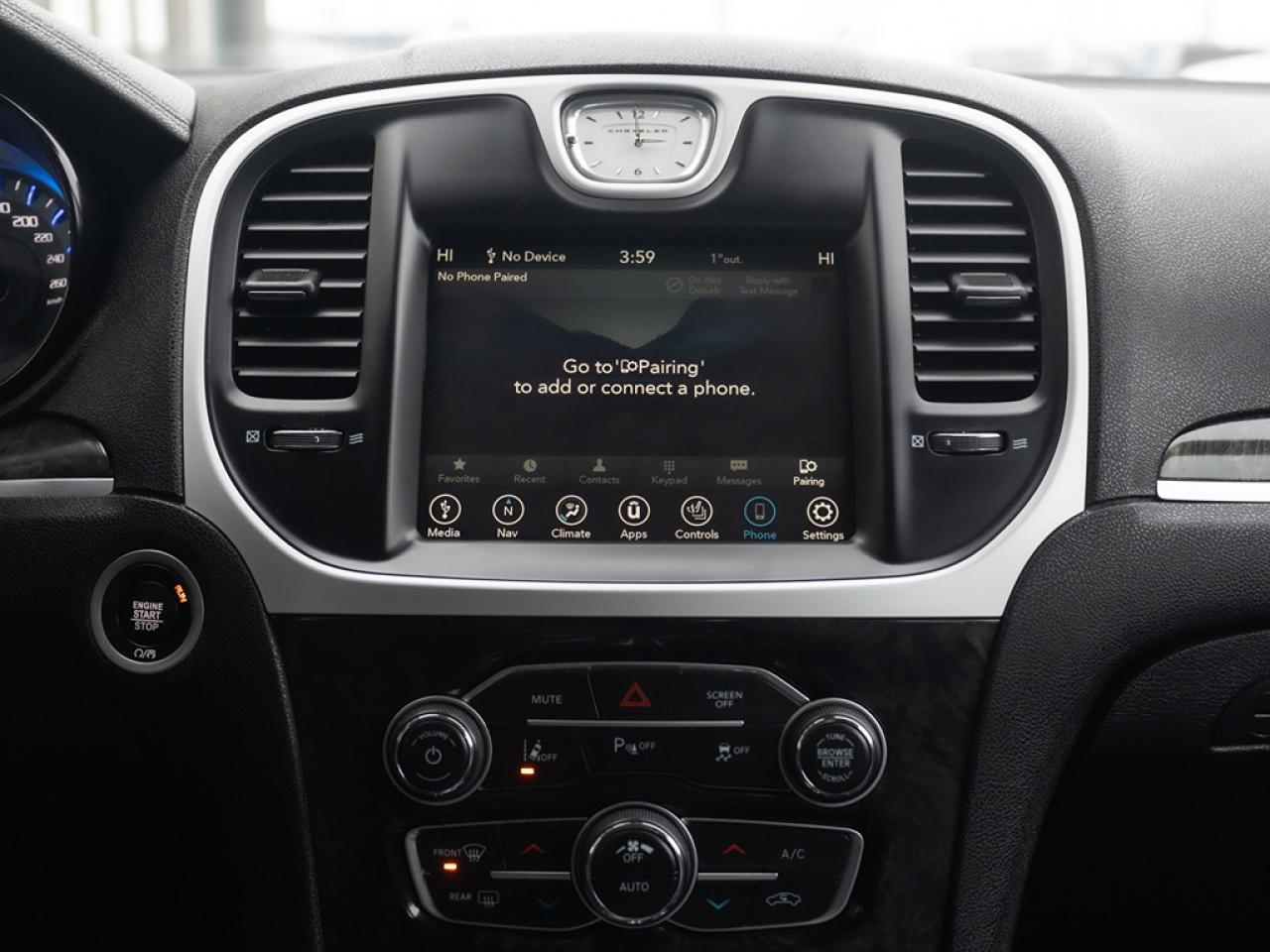 2023 Chrysler 300 300 Touring L AWD Photo8