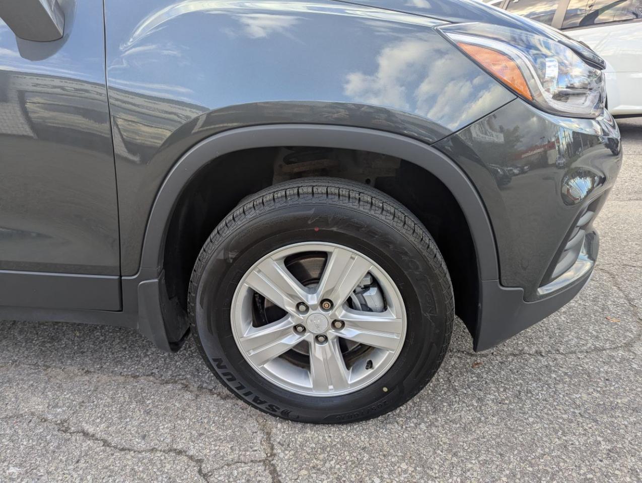 2019 Chevrolet Trax AWD LT WITH ANDROID AUTO/APPLE CARPLAY!! Photo4