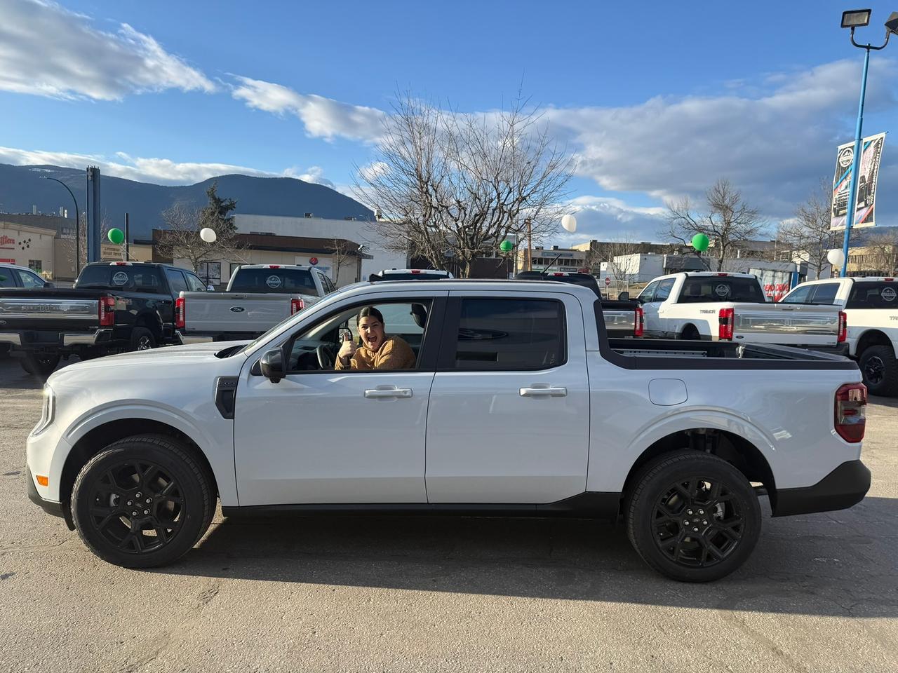 2026 Ford Maverick Lariat Photo3