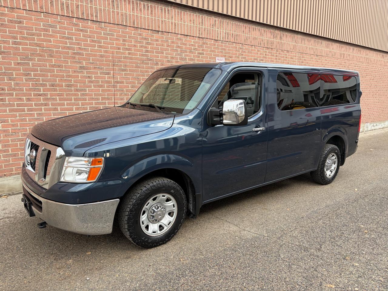 Used 2019 Nissan NV Passenger NV3500 HD SV for sale in Ajax, ON