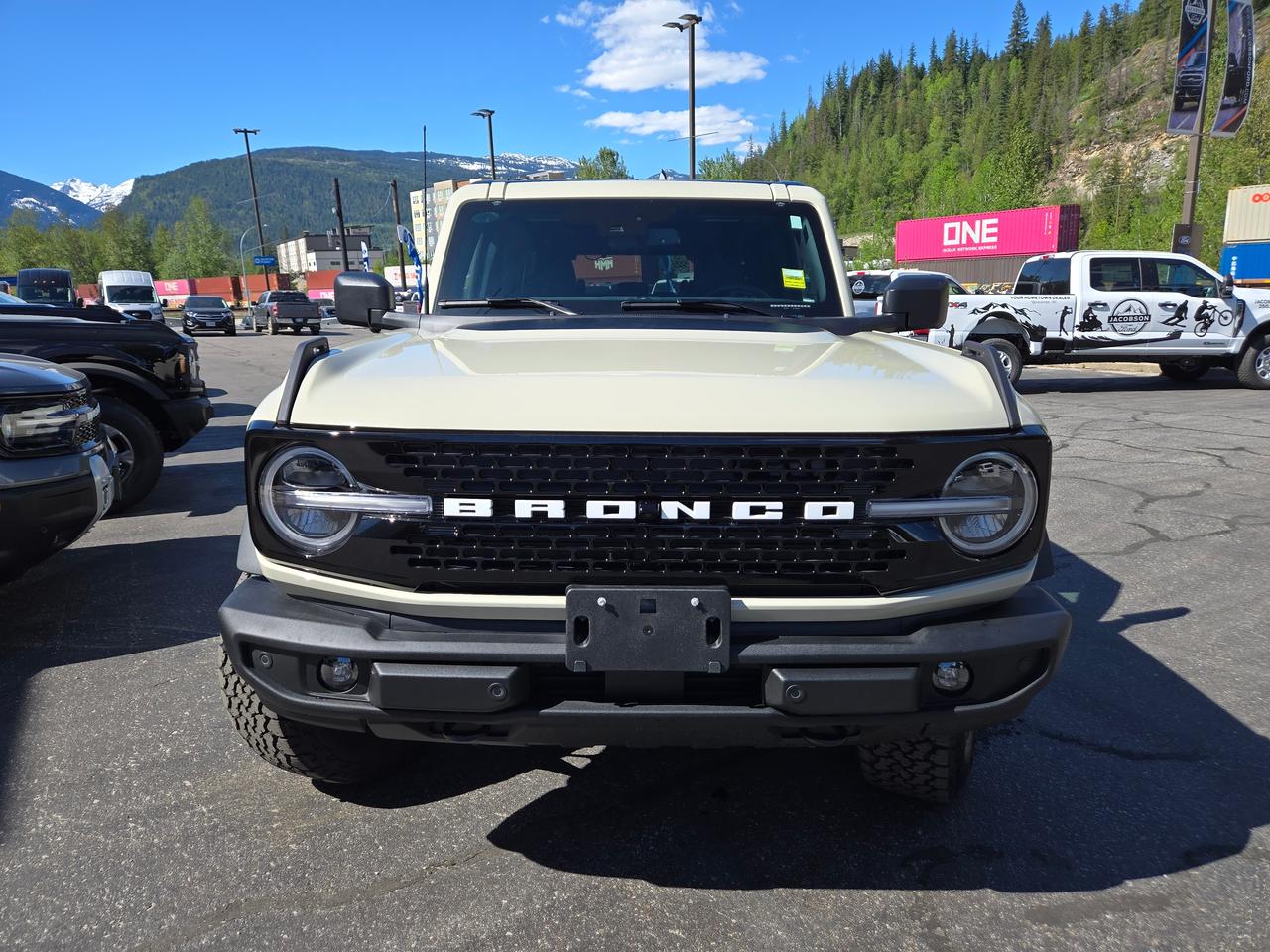 2026 Ford Bronco Outer Banks Photo3