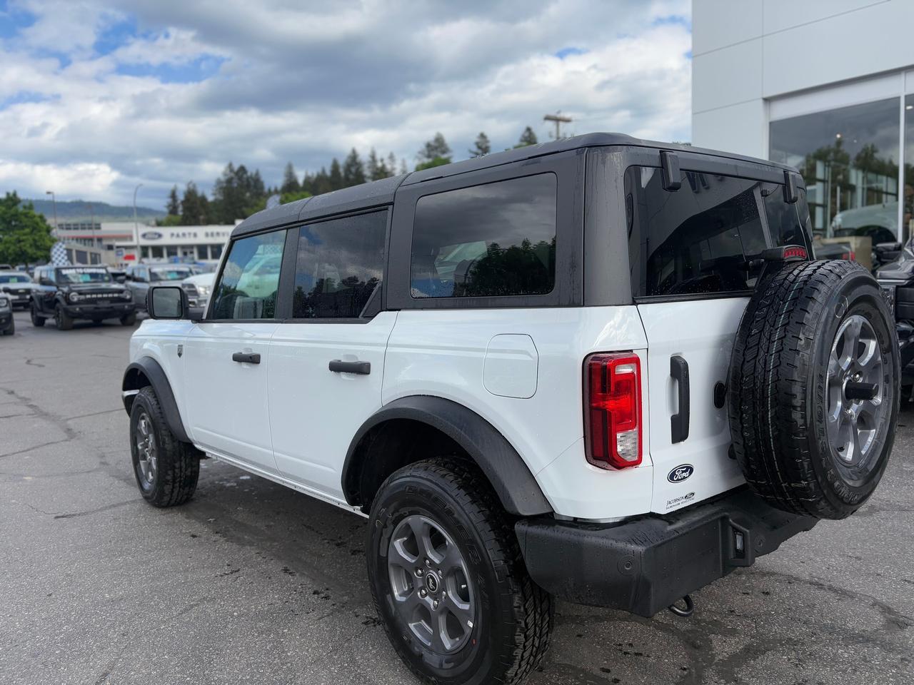 2026 Ford Bronco Big Bend Photo2