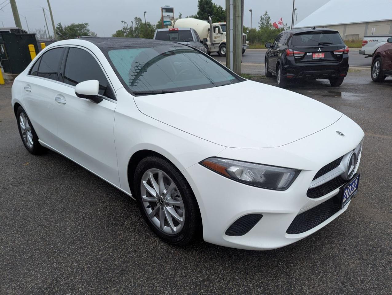 2022 Mercedes-Benz A-Class A 220 4MATIC WITH SUNROOF!! Photo3