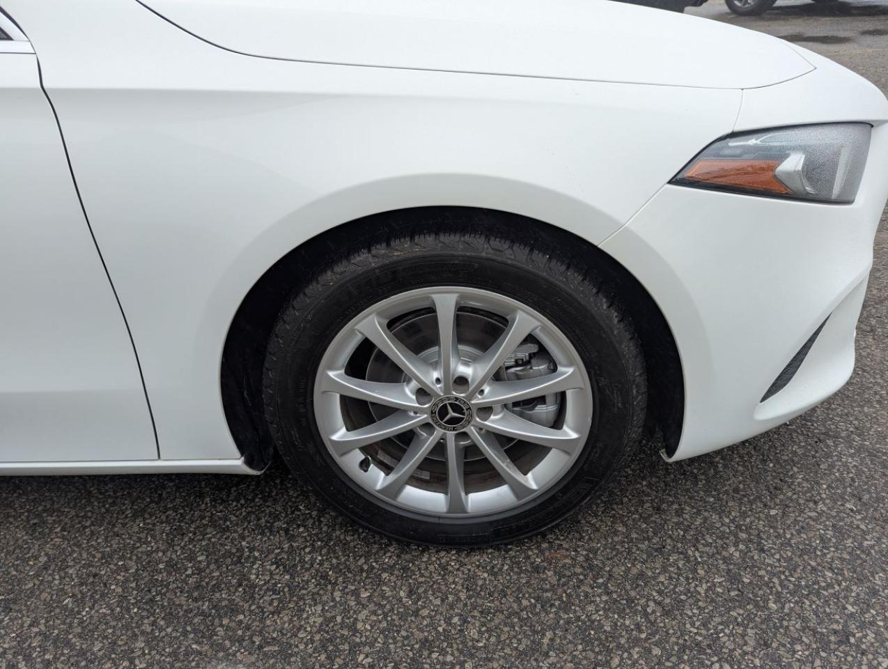 2022 Mercedes-Benz A-Class A 220 4MATIC WITH SUNROOF!! Photo4