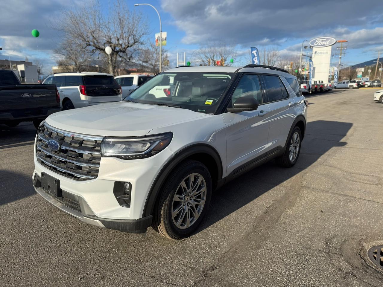 2026 Ford Explorer Active w/200A Pkg Photo1