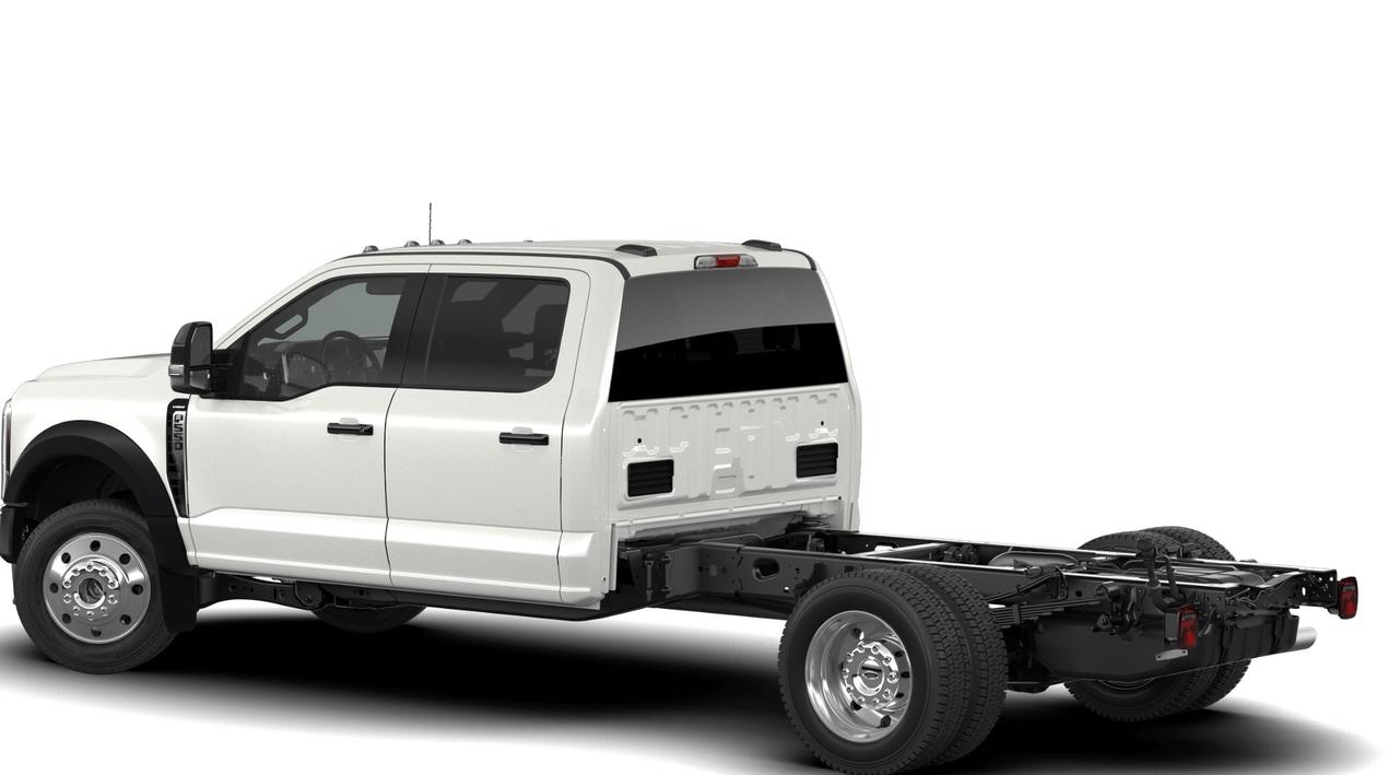 2026 Ford F-550 Super Duty DRW Lariat Photo1