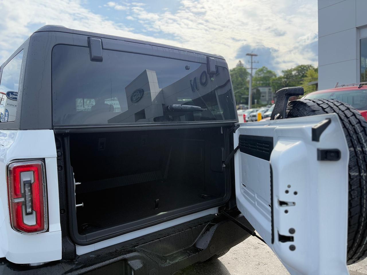 2026 Ford Bronco Outer Banks Photo3