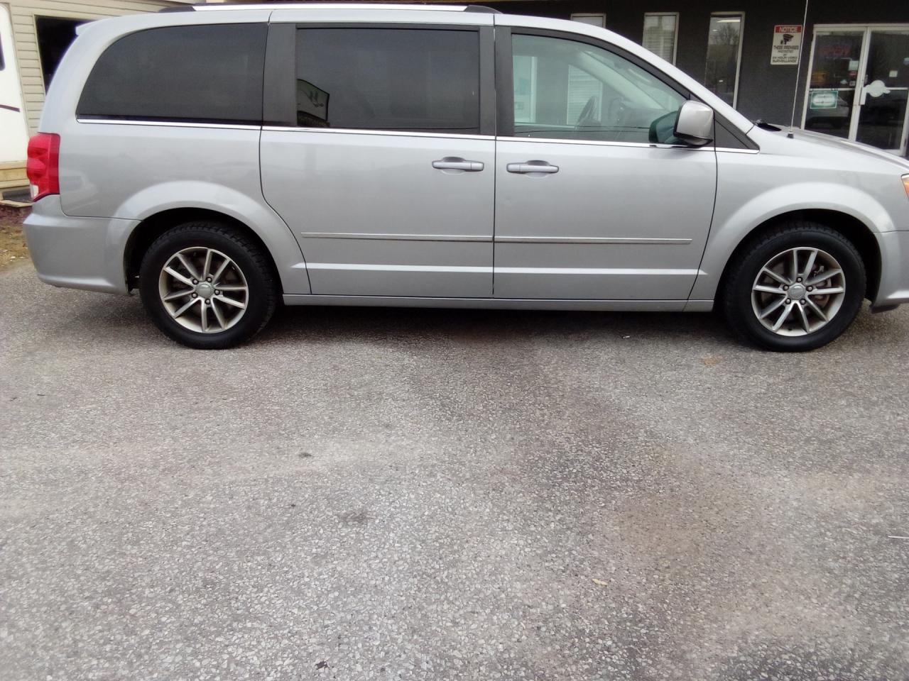 2017 Dodge Grand Caravan Crew