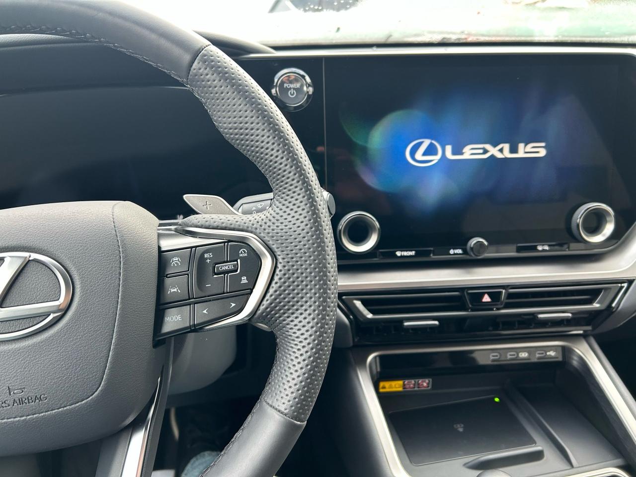 2024 Lexus TX TX 500h - Photo #7