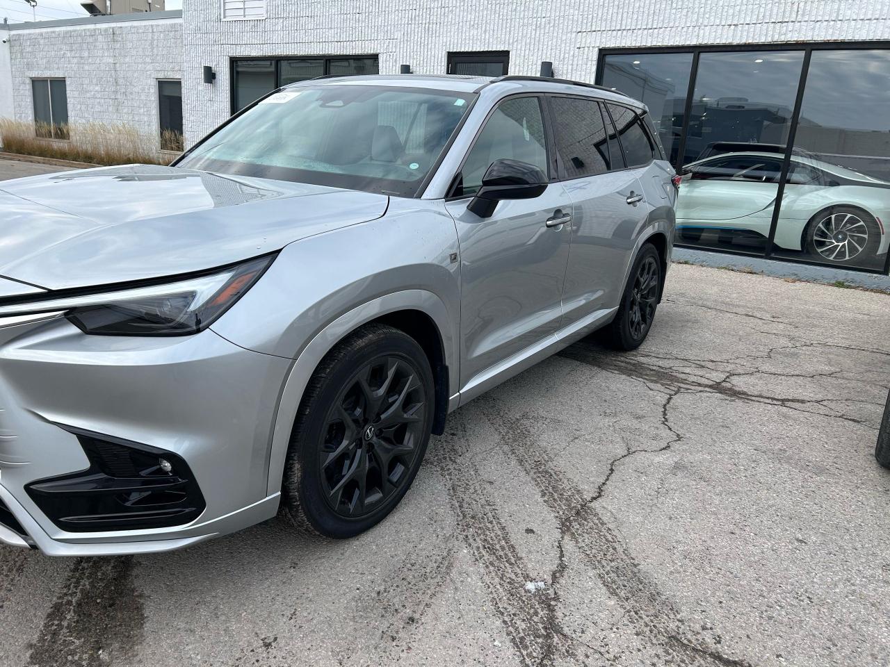 2024 Lexus TX TX 500h - Photo #4