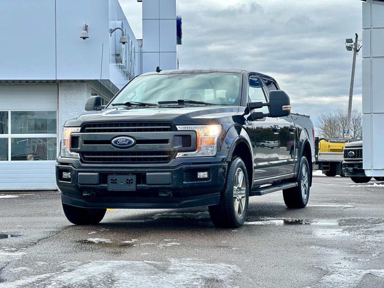 2018 Ford F-150 XLT 4x4 SuperCrew Photo2