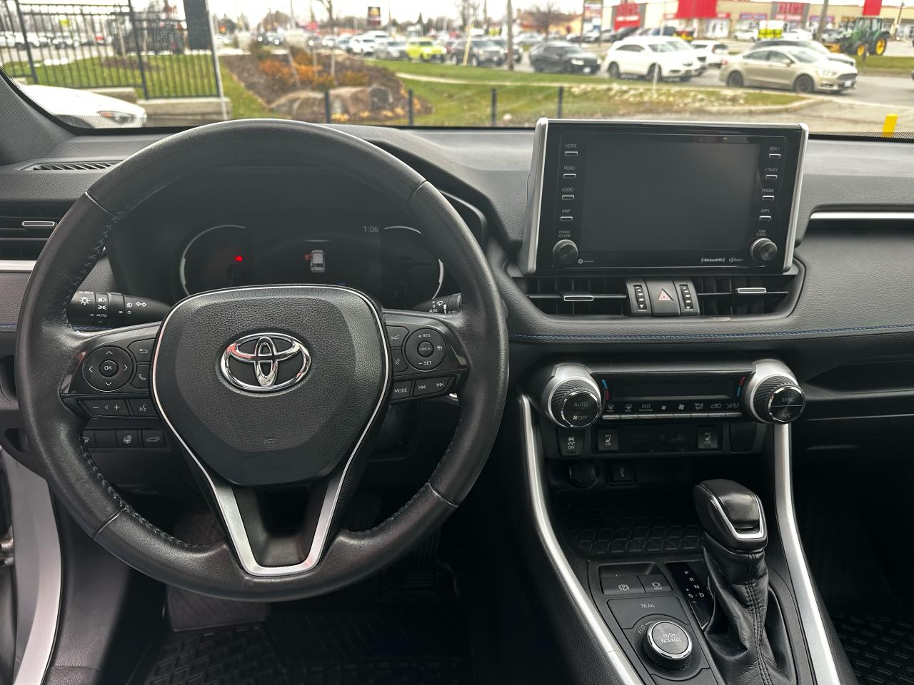 2020 Toyota RAV4 HYBRID XSE AWD - Photo #14