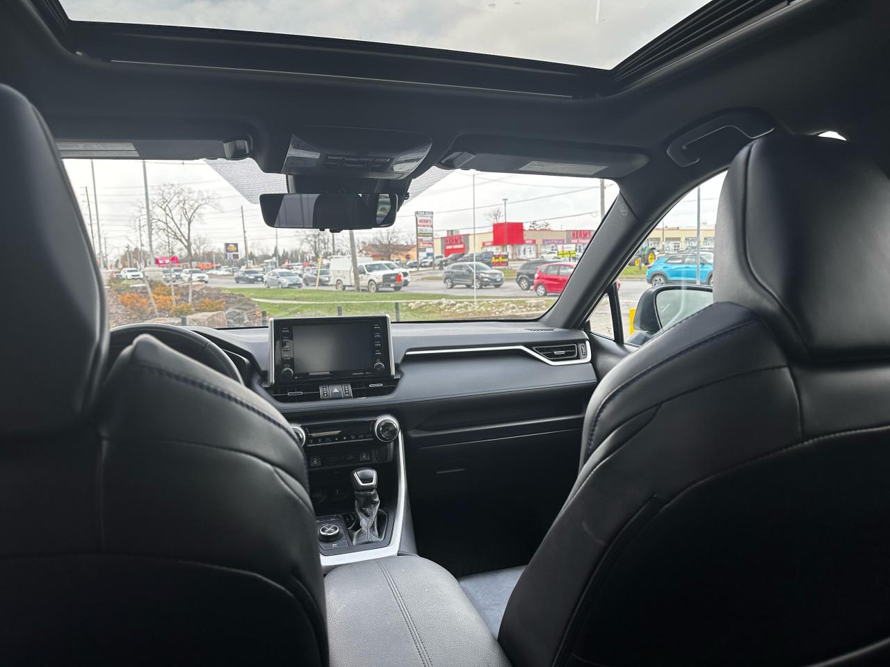 2020 Toyota RAV4 HYBRID XSE AWD - Photo #17