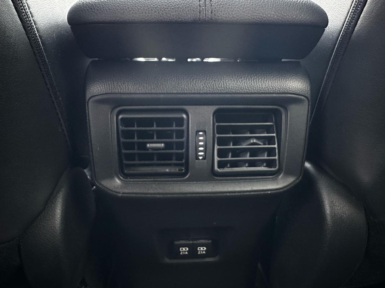 2020 Toyota RAV4 HYBRID XSE AWD - Photo #18