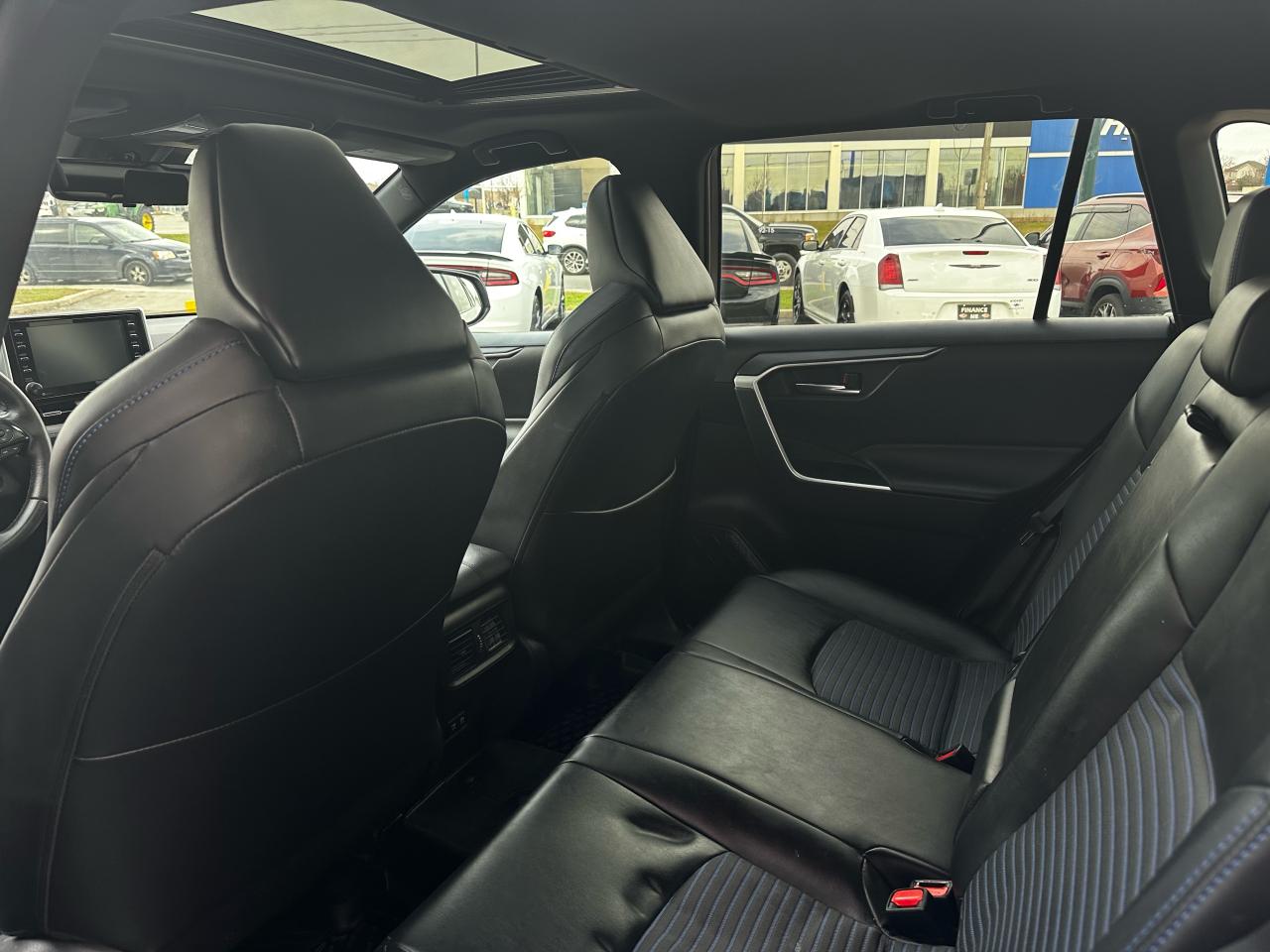 2020 Toyota RAV4 HYBRID XSE AWD - Photo #19