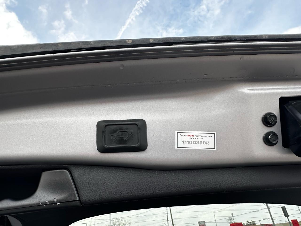 2020 Toyota RAV4 HYBRID XSE AWD - Photo #21