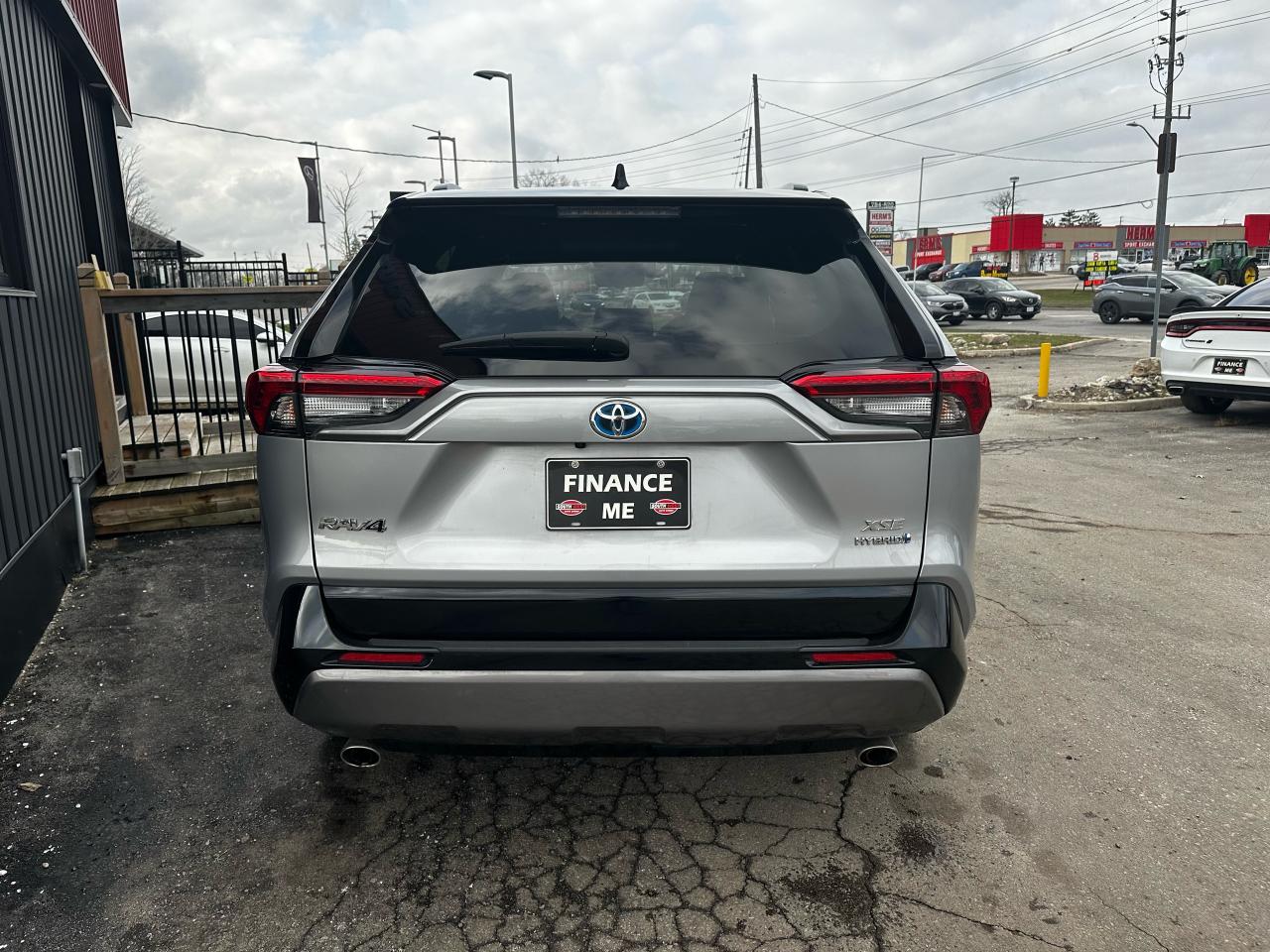 2020 Toyota RAV4 HYBRID XSE AWD - Photo #5