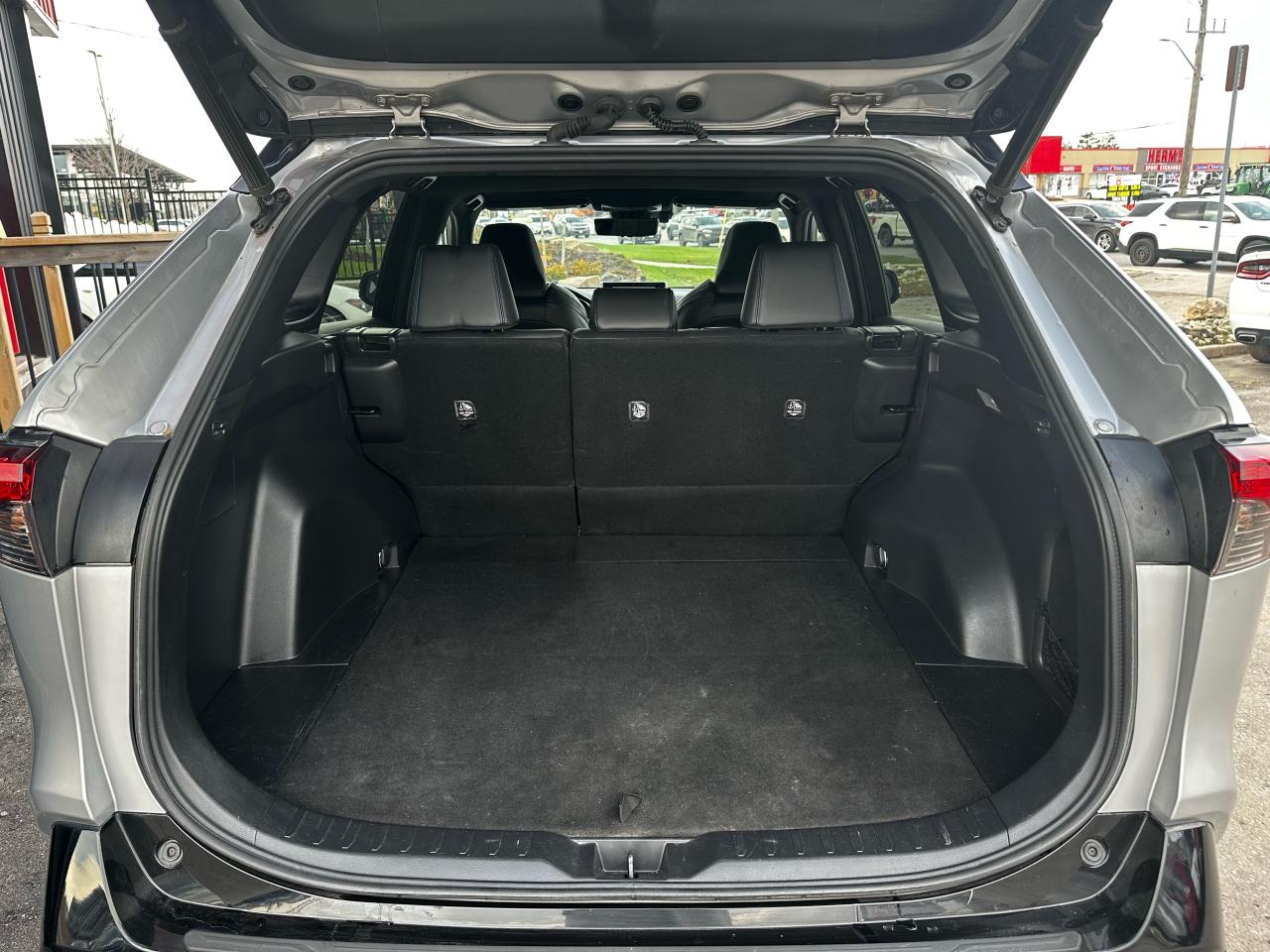 2020 Toyota RAV4 HYBRID XSE AWD - Photo #6