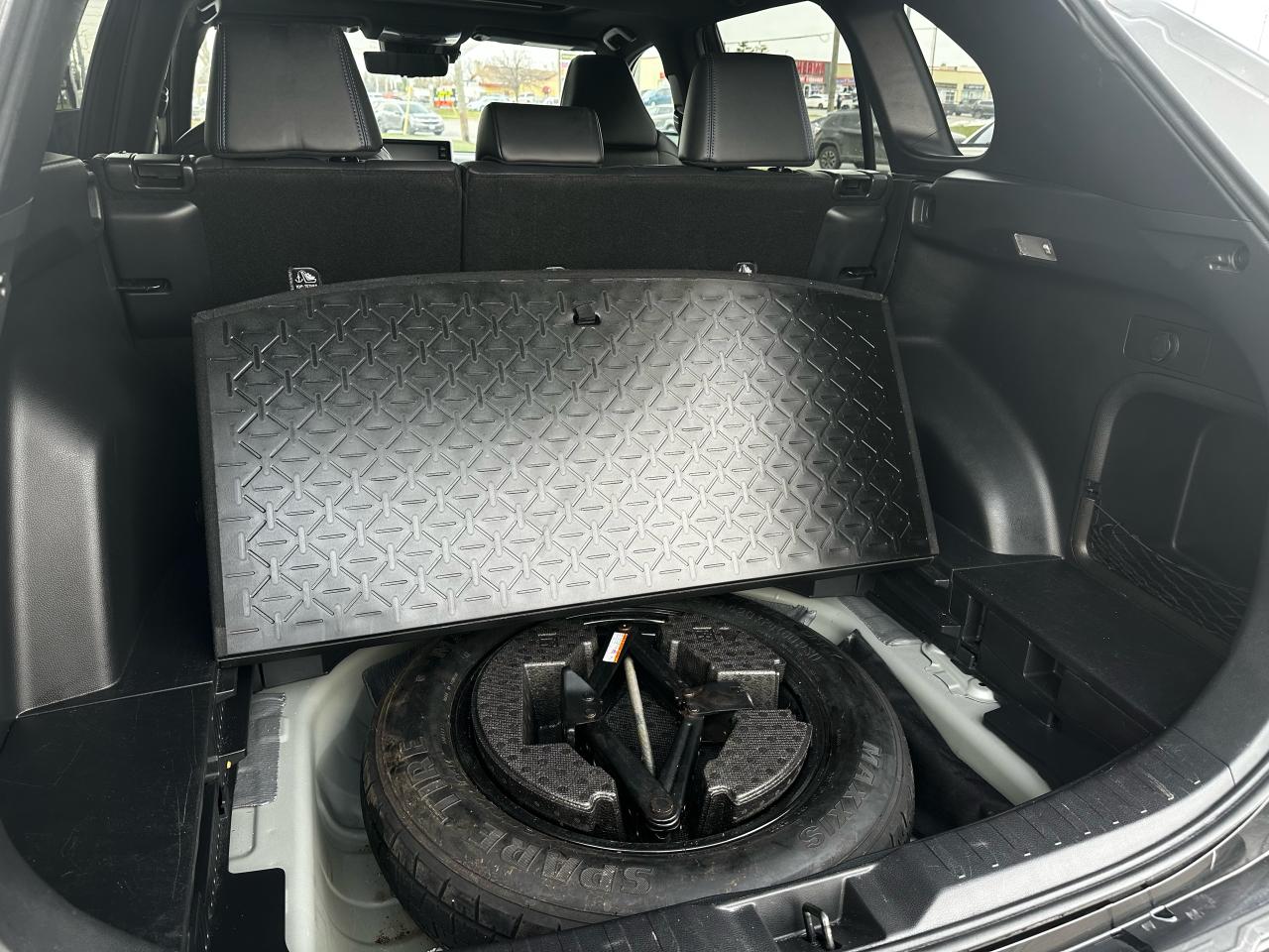 2020 Toyota RAV4 HYBRID XSE AWD - Photo #20