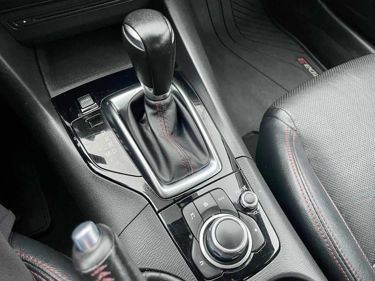 2015 Mazda MAZDA3 GT FINANCING AVAILABLE Photo12