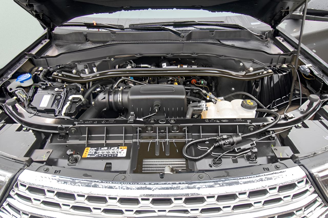 2023 Ford Explorer Limited 4WD Photo3