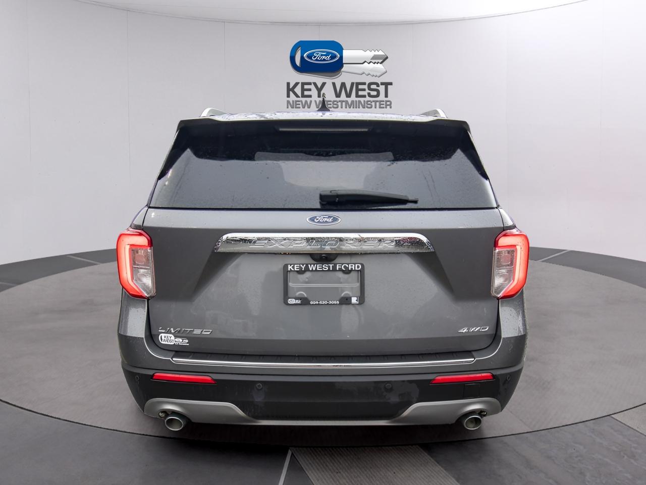 2023 Ford Explorer Limited 4WD Photo4