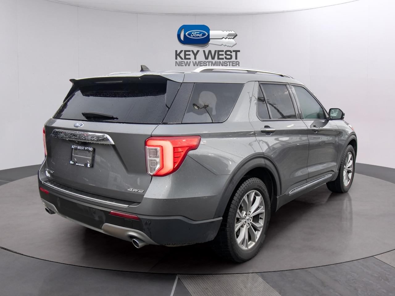 2023 Ford Explorer Limited 4WD Photo4