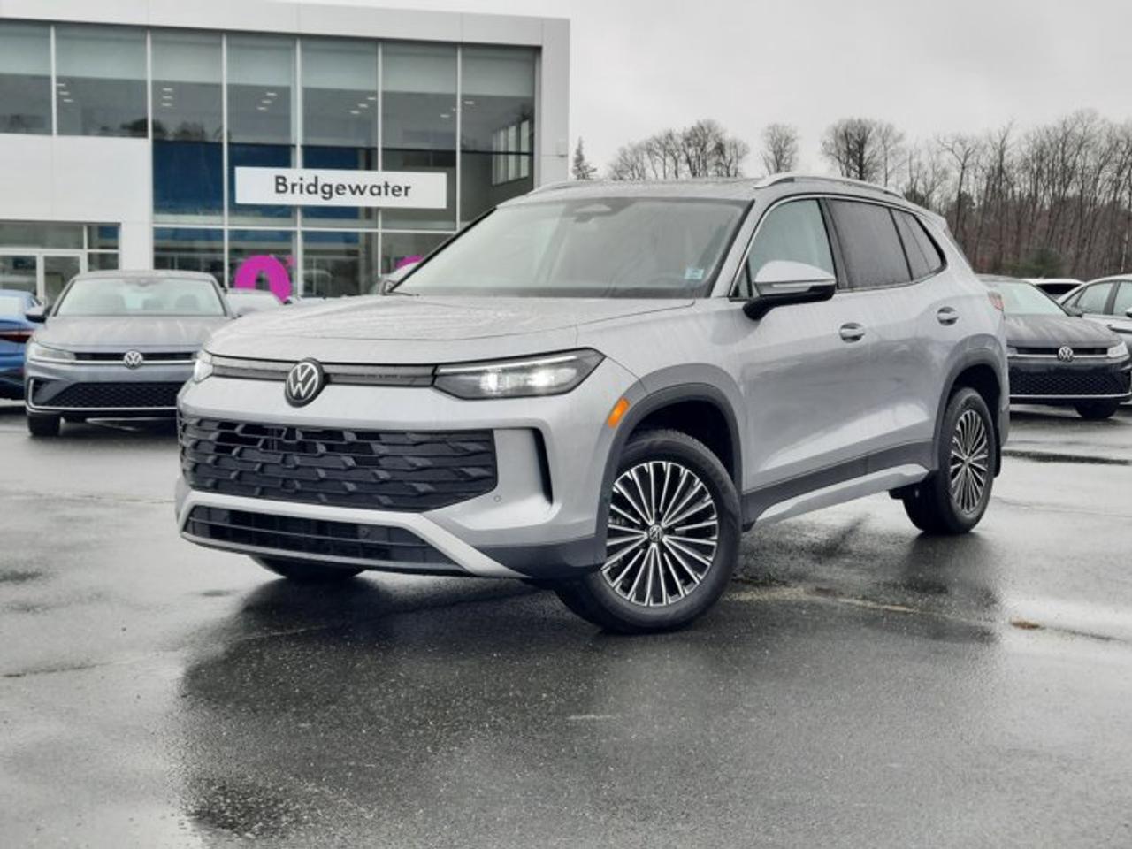 Small SUV 4WD, Comfortline 4MOTION, 8-Speed Automatic w/OD, Intercooled Turbo Regular Gasoline I-4 2.0 L/121