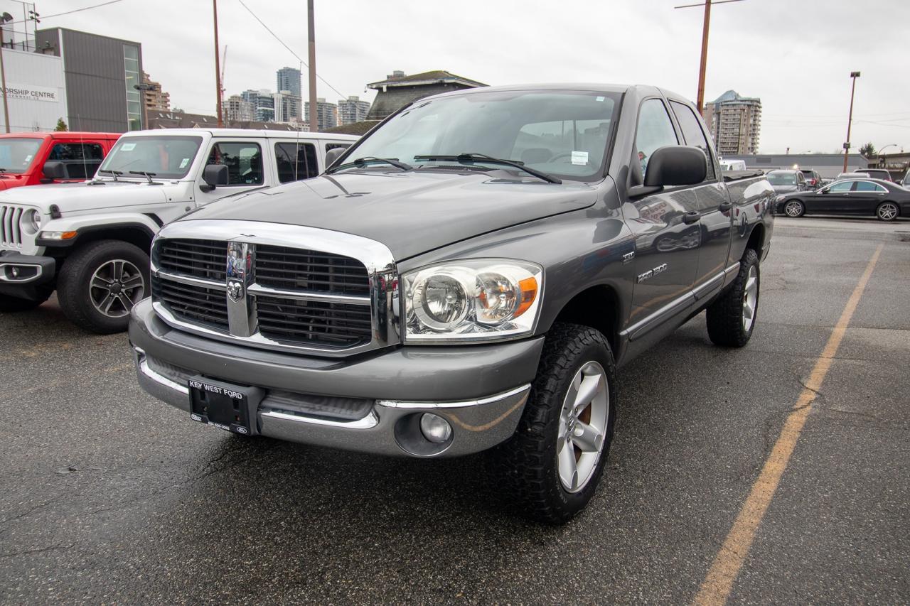 2007 Dodge Ram 1500 4WD QUAD CAB 140.5" SLT Photo1
