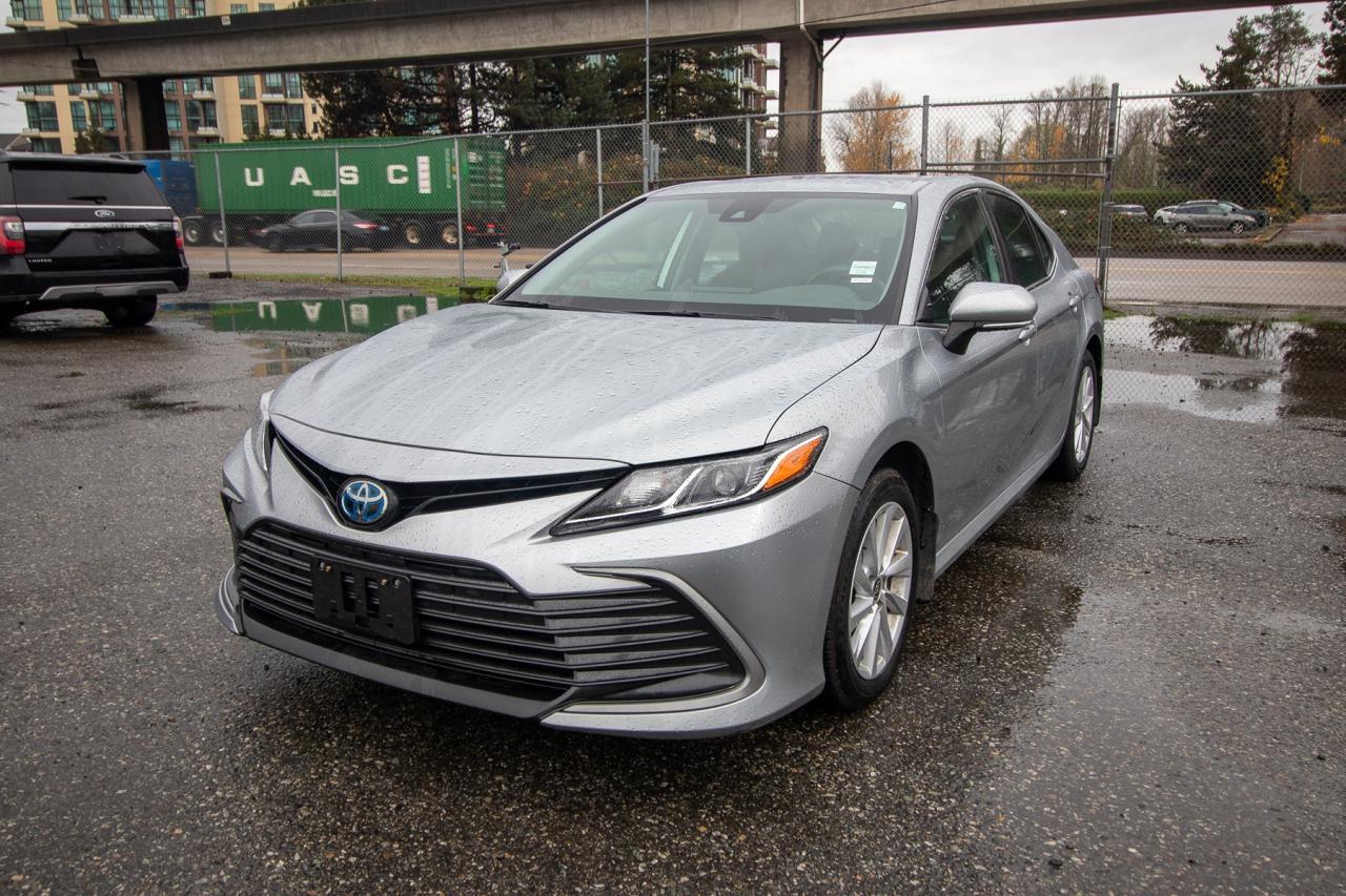 2023 Toyota Camry HYBRID LE Photo1