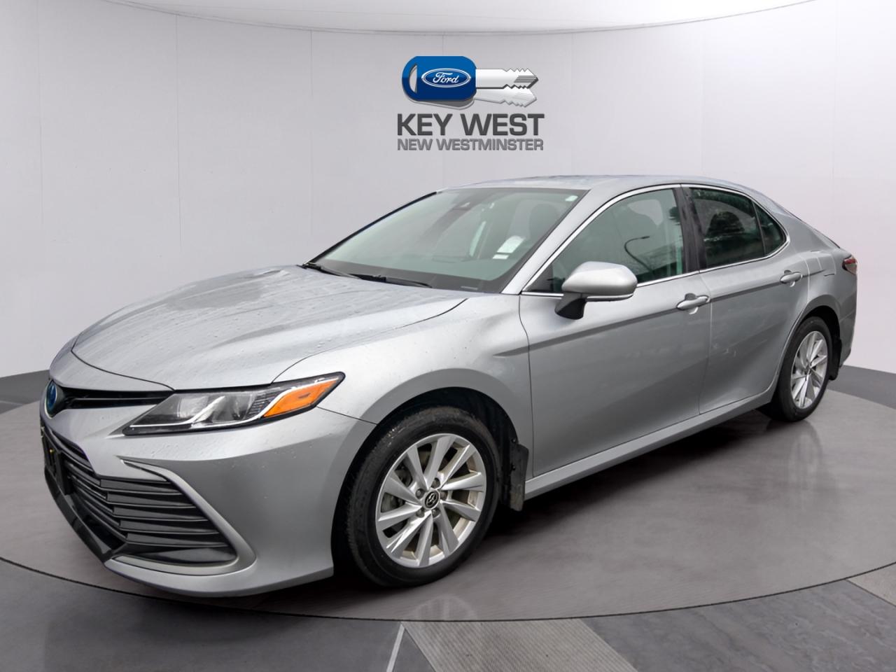 2023 Toyota Camry HYBRID LE Photo1